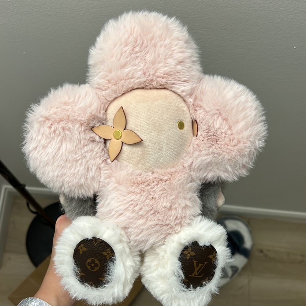 LV Doudou Vivienne Pink